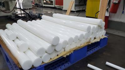 China Máquina extrusora de tubos, barras y varillas de POM, PP y PE en venta
