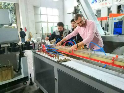 China WPC PVC PP PE Wood Plastic Profile Production Line , Plastic Profile Extrusion Line for sale