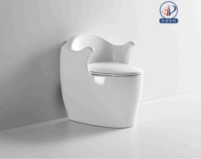 China Moderno Branco Matte Negro Tipo Sifon Flushing Banheiro sanitário à venda