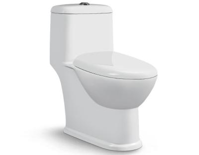 China Siphon Flushing Type One Piece Toilet With Slowdown UF Cover for sale