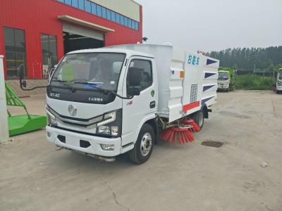 中国 6m3機械掃除人のトラック4x2の真空の道掃除人のトラック 販売のため