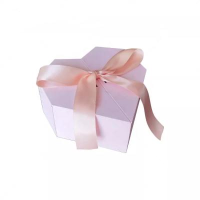 China FSC Custom Gift Packaging Heart Shape Gift Box for Women Birthday for sale