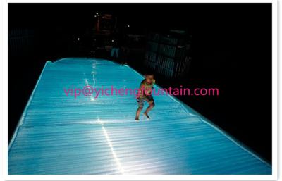 Chine Les couvertures stables UV de piscine de polycarbonate au-dessus de la terre dactylographie le beau contrôle facile à vendre