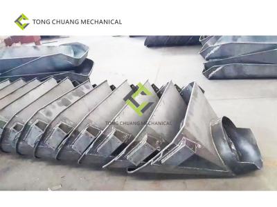 China Kundengebundener konkreter LKW-Mischer zerteilt quadratischen Transportmischer-Aufgabetrichter zu verkaufen