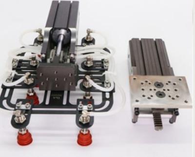 China El robot industrial del alto rendimiento parte el material de acero estándar universal en venta