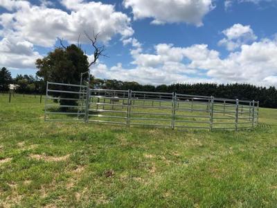 China 12m Diameter Horse Yard Panels For Sale 17Pcs incl. 2.7m tall Gate for sale