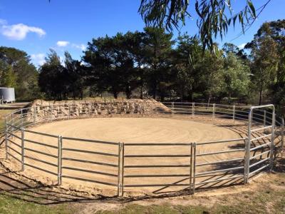 China Portable Horse Pens For Sale 6 Oval Rails. Locking Pins. 