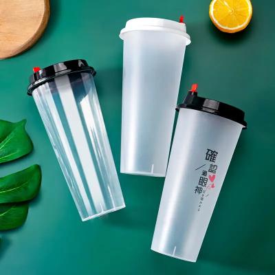 China Smooth Surface Plastic Drink Cup 500ml With Lids And Straws for sale