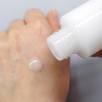 China Arroz Branco Hidratante Profundo Hidratante Toner Facial para Correção de Manchas Escuras à venda