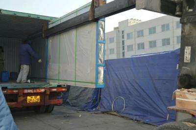 China Máquina entregando de vidro do espeto do caminhão de empilhadeira para a linha de produção de vidro de isolamento à venda