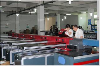 China A3 tamaño LED 3 ULTRAVIOLETA comerciales en las impresoras 1 para las cubiertas del cuero/del móvil/la baldosa cerámica en venta
