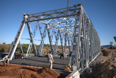 China El medio del hierro atraviesa la cubierta concreta del puente de acero temporal en venta
