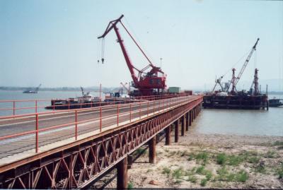 China Large Span Prefab Steel Bridges Height 4.5m Delta Bridge en venta