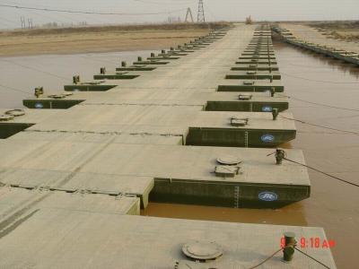 中国 モジュラー空気堅い鋼鉄箱の浮遊舟橋の一時的な浮桟橋 販売のため