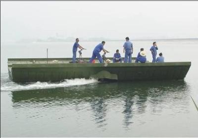 China 104m Prefabricated Military Pontoon Floating Bridge / Boats For Tank, Artillery for sale