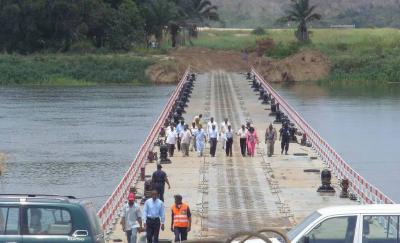 China Reusable Floating Pontoon Bridge Inconvenient Traffic For Rivers for sale