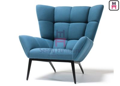 中国 装飾された生地の単一のソファーの椅子、黒いメタル・ベースの高く背部肘掛け椅子 販売のため