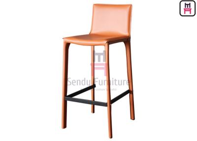China Muebles interiores de los taburetes de bar del restaurante del cuero de silla de montar con el reposapiés/el respaldo en venta