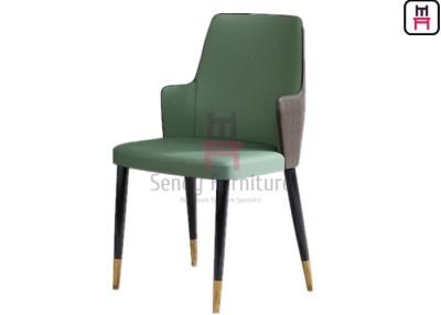 China O Eco-couro da cor verde estofou cadeiras do restaurante do hotel com pés da madeira maciça à venda