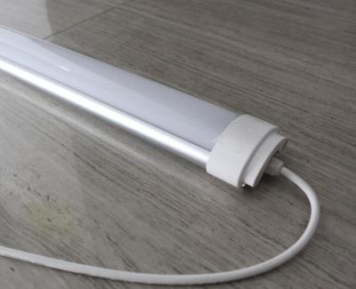 中国 防水 ip65 3フィート 30w トリプローフ LEDライト 2835smd 線形 LED トップスングライト 販売のため