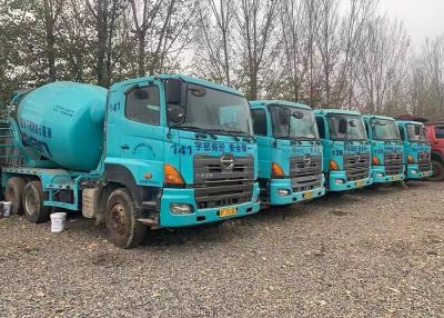 China Hino 700 camiones de mezcla concretos del chasis 10cbm, mezclador de cemento Lorry Second Hand en venta