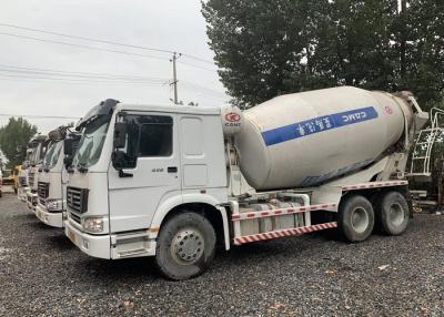 Chine 12m3 a employé la couleur adaptée aux besoins du client par châssis du camion SINOTRUCK 6x4 de mélangeur de ciment à vendre