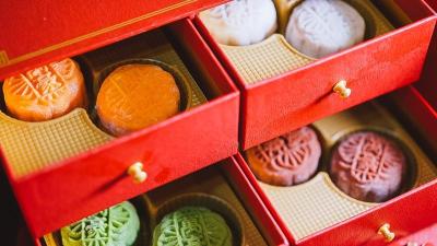 China CMYK 4 Color Cookie Packaging Box Flip Top Gift Hard Elegant Mooncake Box for sale