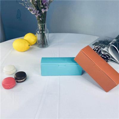 China Elelgent Multiple Color Rectangular Portable Packaging Gift Box for sale