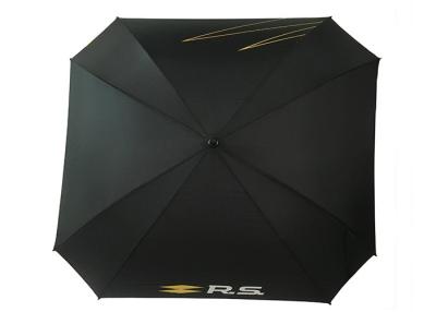 China Quadratisches Form-Schwarz-fördernde Golf-Regenschirme mit Rohseide-Siebdruck-Logo zu verkaufen