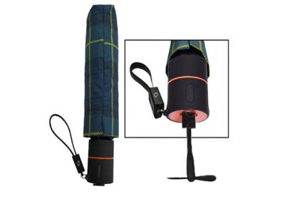 China Paraguas clásico de la tela escocesa con el diámetro los 97cm de la manija del banco del poder del cargador USB en venta