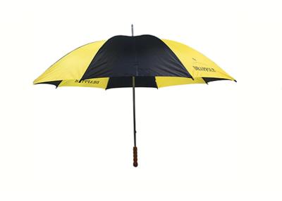 中国 マニュアルの開いたより大きいサイズの注文のゴルフ傘の防風の木のハンドル 販売のため