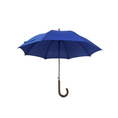 China Windundurchlässiger Normallack-fördernder Geschenk-Regenschirm SGS mit Holzgriff zu verkaufen