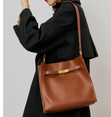 China Sedex Leather Bucket Shoulder Bag 29cm 16cm Wide Strap Bucket Bag for sale