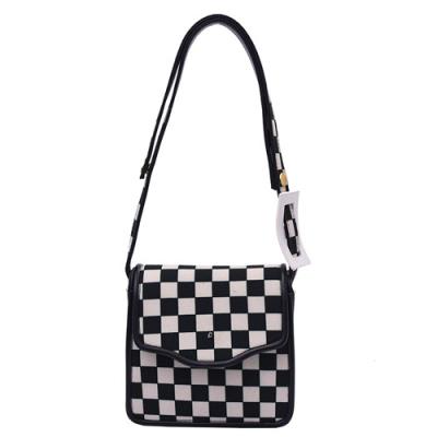 China 18cm Black And White Checkered Purse Button Closure Mini Square Bag for sale