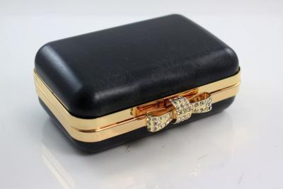 China Rhinestone Bow Clasp Plastic Purse Frames Gold Metal Clutch Frame for sale