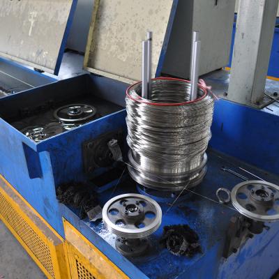 China La bobina de acero inoxidable fina 302 Ss de la tensión salta alambre para la construcción en venta