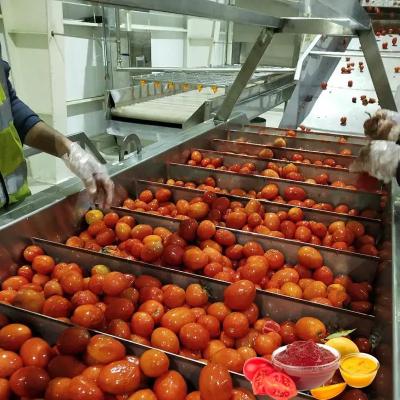 China Fabricantes comerciales de procesamiento de puré de tomate Máquina para hacer pasta de salsa Línea de producción de salsa de tomate en venta