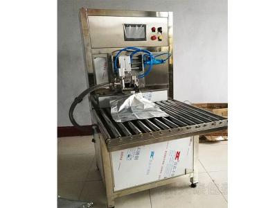 China Semi Automatic 30L Bag In Box Filling Machine for Fruit Juice Packaging for sale