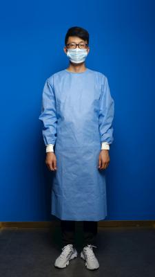China 190cm 45g Water Resistant Disposable Isolation Gown for sale