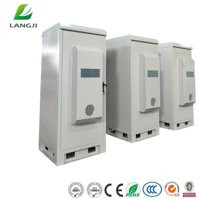 China armário de armazenamento exterior da bateria dos armários das telecomunicações de 2100mm RAL 7035 com permutador de calor à venda