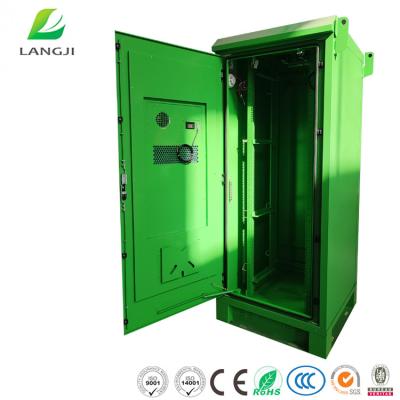 Chine Les Cabinets adaptés aux besoins du client de télécom de refroidissement à l'air d'IP65 40U ont galvanisé l'acier à vendre