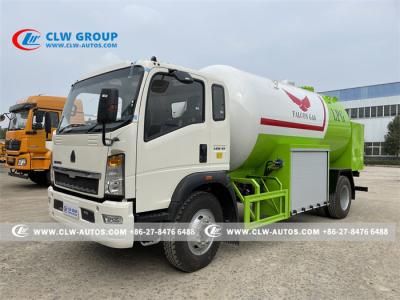 中国 HOWO 4x2 RHD 15000 Liters LPG Bobtail Truck With Dispenser And Flow Meter 販売のため