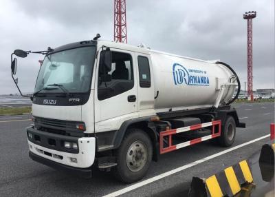 China Sanitation Sewage Cleaning Truck , Vacuum Sewage Suction Truck Easy Operation for sale