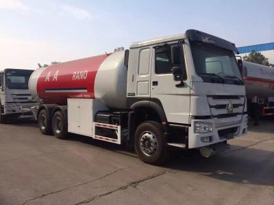 China Hohe 10 Tonne Kapazitäts-Flüssiggas-Tanklastzug Howo 20000L fertigte Farbe besonders an zu verkaufen