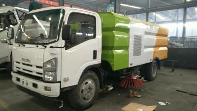 China 6mt Road Cleaning Vaccum Isuzu Sweeper Truck High Efficiency Sweeping for sale