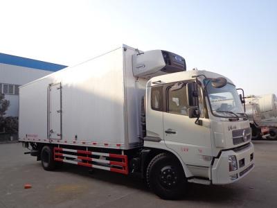 China O caminhão refrigerado de 10 toneladas de Dongfeng, ℃ -15 refrigerou o caminhão de entrega com a placa hidráulica traseira da carga à venda