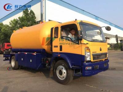 China Sino HOWO 10cbm 15cbm 6 Wheels LPG Bobtail Truck With Volume Flow Meter for sale