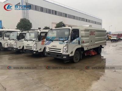 China JMC 4 bürstet Straßen-Reinigungsfahrzeug des Edelstahl-8cbm zu verkaufen