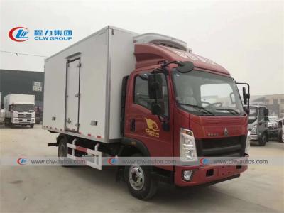 China Caminhão da sala fria de Sinotruk 4000kg para a entrega do fruto fresco à venda