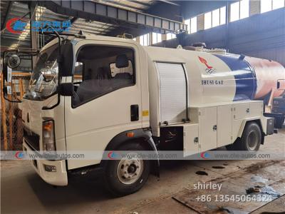 China Camión de petrolero rabicorto de Sinotruk Howo 2MT 5000L LPG en venta